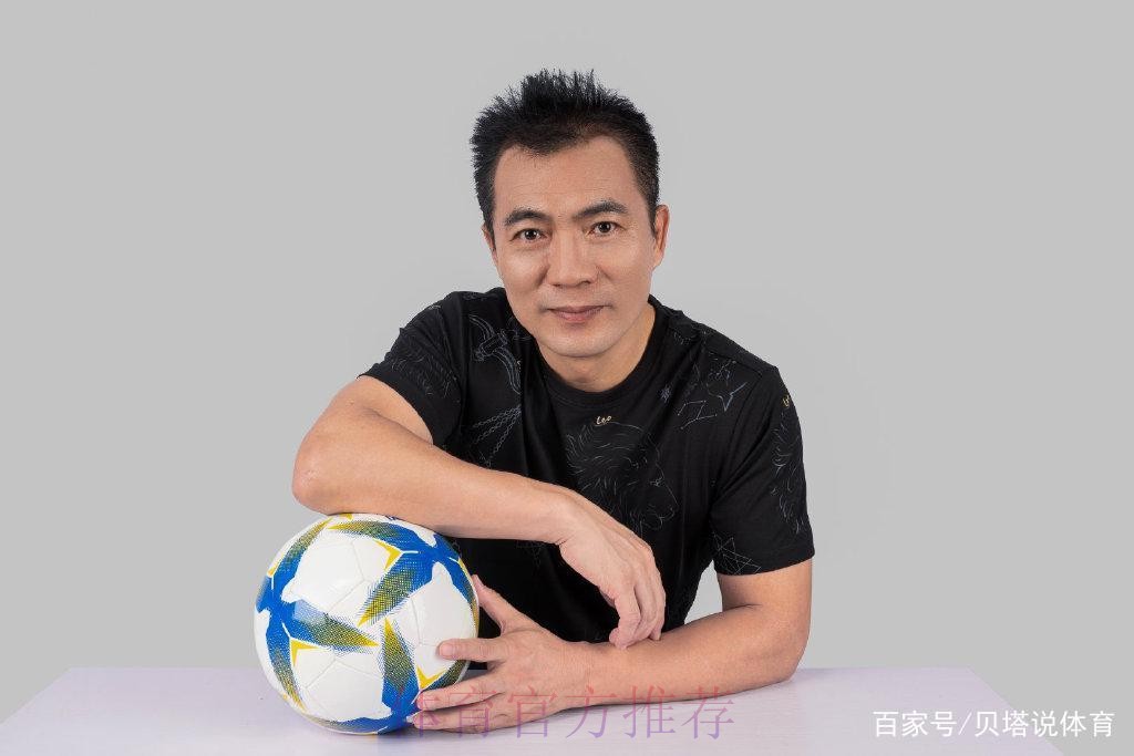 补时绝杀 皇马疯狂庆祝!黄健翔:金球奖是本泽马的了 补时绝杀 皇马疯狂庆祝!黄健翔:金球奖是本泽马的了